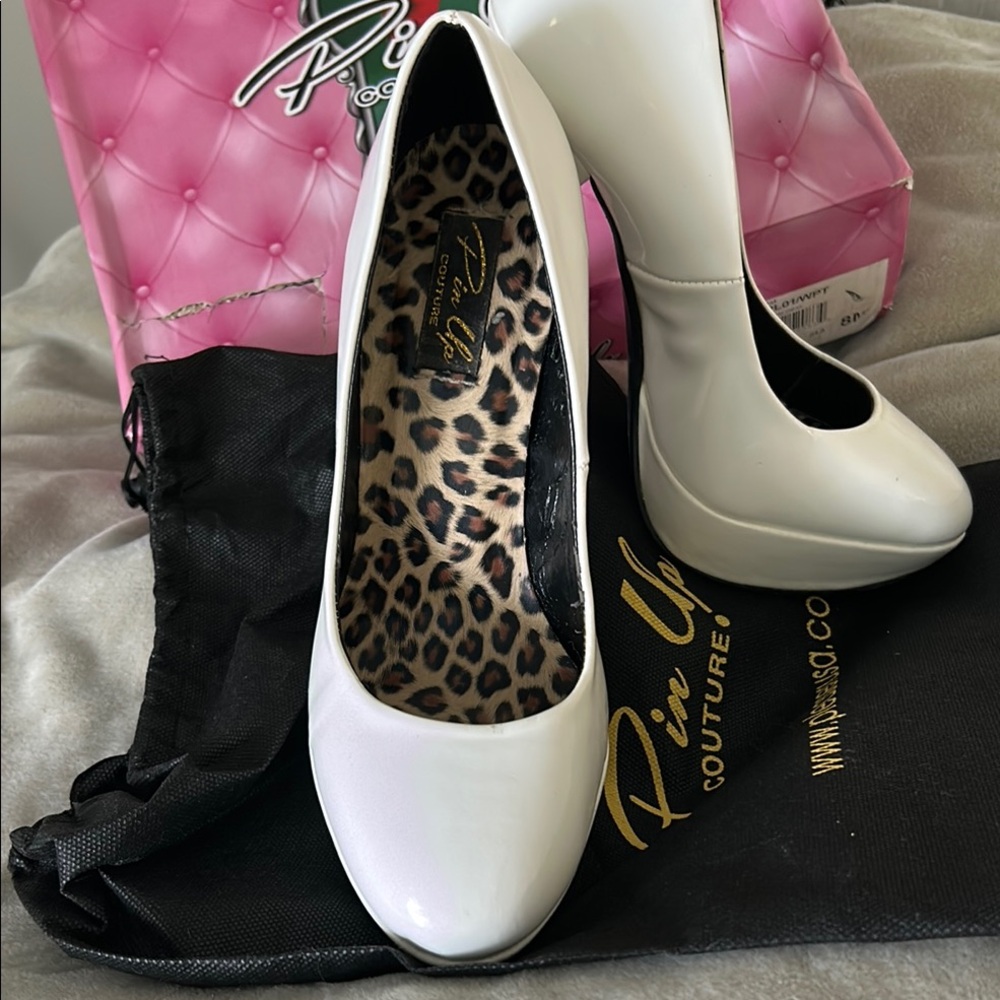 Pinup Couture White Classic Heels - Picture 3 of 9